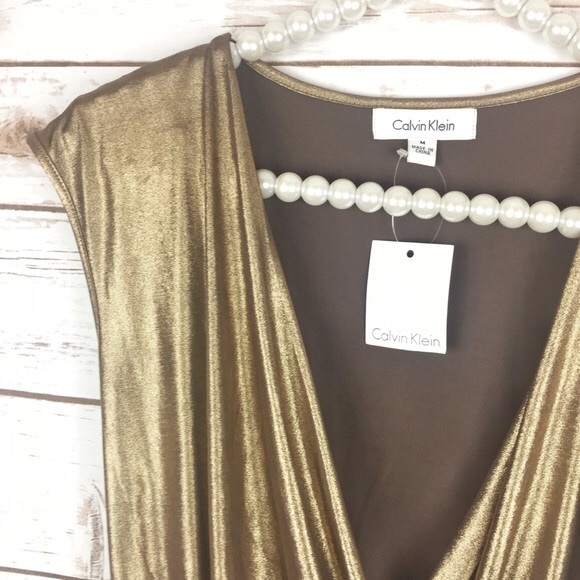 SOLD 💜 calvin klein // wrap front tank top gold - Picture 8 of 8